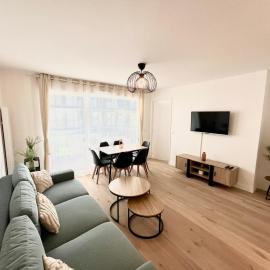 Appartement moderne & spacieux avec parking Paris、クリシーのホテル