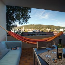 Stilvolle FeWo - mit Balkon und Whirlpoolwanne