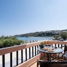Elena Seafront Luxury Apartments, hotel sa Almirída