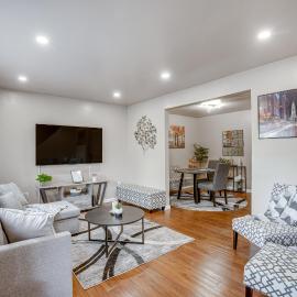 Walk to Mall & Train Station! Philly Suburb Stay, hotel in Willow Grove