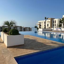 2 bedroom apartment with sea view and private pool、Sidi Bouqnadelのホテル