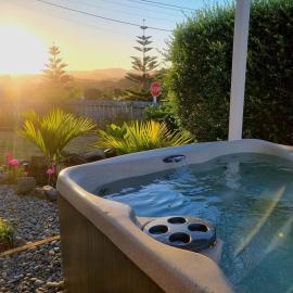 Tropical Oasis in Golden Circle