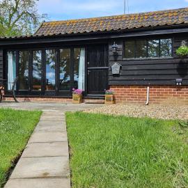 Lily's Cottage Suffolk Sleeps 2 with Pets