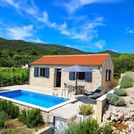 Stone house in vineyard, hotel a Račišće