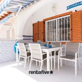 rentafive - Bungaló - Terraza - Parking, hotel in Santa Pola