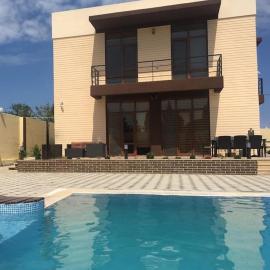 Villa with a pool & close to the sea