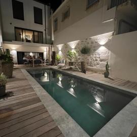Chambre dans maison de ville avec piscine et garage en centre ville, hotel in Montpellier