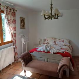 Chambre d'hôte suite Tournesol "Au fond du jardin"