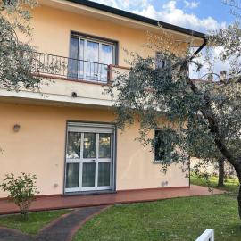 Casa spaziosa e comoda vicino al centro, hotel in Montecatini Terme