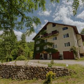 Pensiunea La Maison Verte, hotel Vasaskőfalván