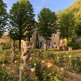 Château de Peyrolles, hotel di Apt
