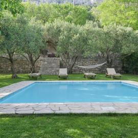 Quiet Villa near Split, Heated Pool, View, Nature, хотел в Klis