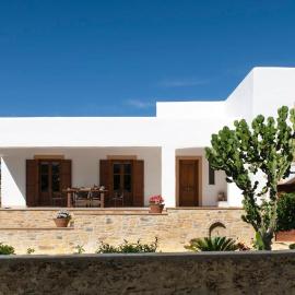 Polixeni's House, hotel em Alinda
