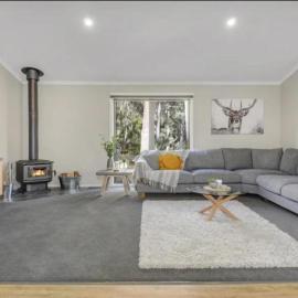 Sawmill Chalet - Located base of Mt Buller: Merrijig şehrinde bir otel