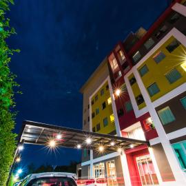 Viesnīca Trendy Hotel pilsētā Nakonpatoma