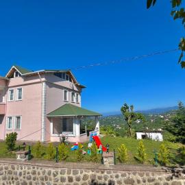 Nature Family House – hotel w mieście Arsin