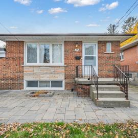 Luxury Renovated House in Prime Location with Parking, hotel en Toronto