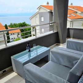Domagoj - Luxury apartment with private parking, jacuzzi and seaview, hotel a Njivice