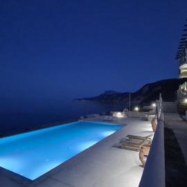 Villa Serafeim, hotel di Kími