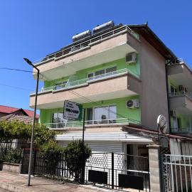 Guest House Nikolovi, hotel in Lozenets