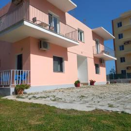 Vila Manuel, hotel u gradu Shëngjin