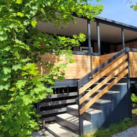 Casa Malu - mobile house by the Kolpa river – hotel w mieście Metlika
