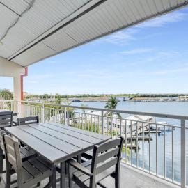 St Croix - Downtown 4x4 Waterfront Penthouse Pool Dock Pet