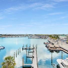 St Kitts - Downtown Waterfront Penthouse Pool Dock Parking