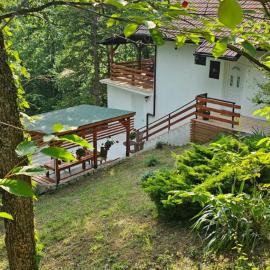 Šumska Kosmaj, hotel en Nemenikuće