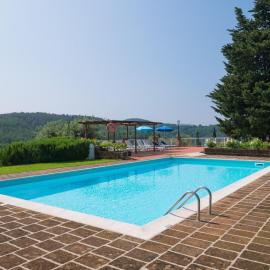 Farmhouse in Tuscany with Pool & Scenic Views