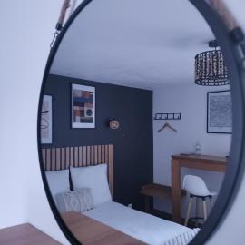 Cazama-Chambre indépendante