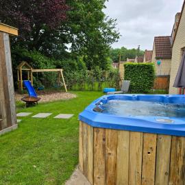 New 3 bedroom house 7 people, hotel en Ewijk