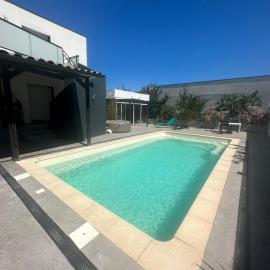 Superbe appartement dans villa avec piscine