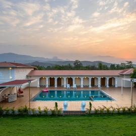 Rio Vista by StayVista - 5BHK Mountain-View Villa with Bar, Hotel in Neral