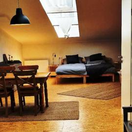 Stilvolles, helles Loft mit Sternenblick