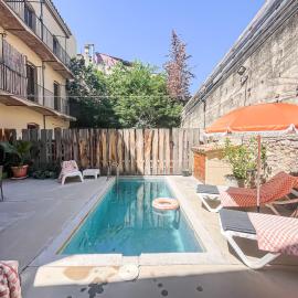 Aptw Pool in heart of old town، فندق في جيرونا