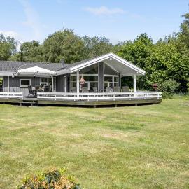 Stunning Home In Bogense With Sauna, hotel i Bogense