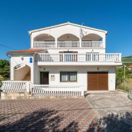 Gorgeous Apartment In Krusevo With Wifi