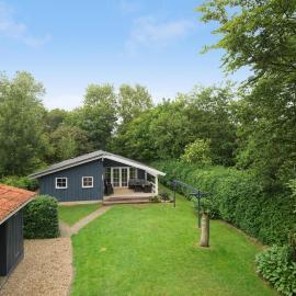 Nice Home In Esbjerg V With Wifi