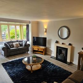 Redcot Gds Stamford 4 bed contractor,Disabled facilities home with Parking