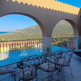 Bel appartement, terrasse vue mer, Sant Ambroggio