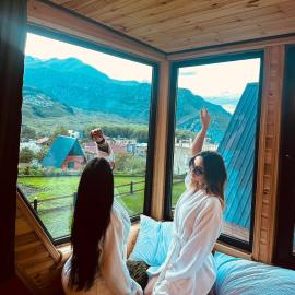 Hillside Kazbegi، فندق في كازباجي