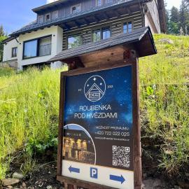 Roubenka Pod hvězdami, hotel i Strážné