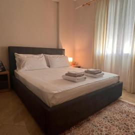 SoFI Condo-Close to Port of Vlore, hotel u Valoni