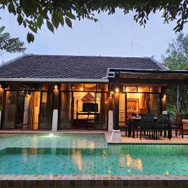 Villa Emerald Sand - Beach Front 4 Bed Pool Villa, hotel in Ban Bang Po