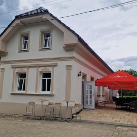 Apartmány u Mráza, hotel in Betliar