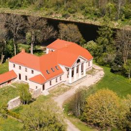 Lēnu pils, hotel in Lēna