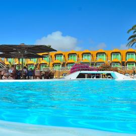Aparthotel la Piramide, hotell i Costa de Antigua