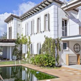 Casa vacacional con piscina, pádel y BBQ, hotel din Candeleda
