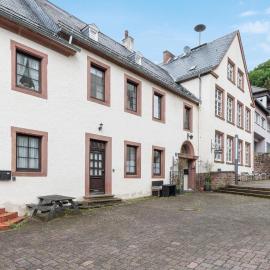 2 Bedroom Stunning Apartment In Malberg, hotel em Malberg